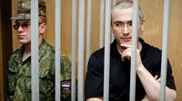 Mikhail Khodorkovsky dari Penggelap Pajak Yukos ke Penulis Cerita