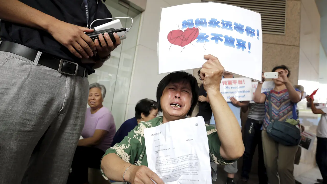 20150806-Puing MH370 Terkonfirmasi, Keluarga Minta Pencarian Dilanjutkan-China