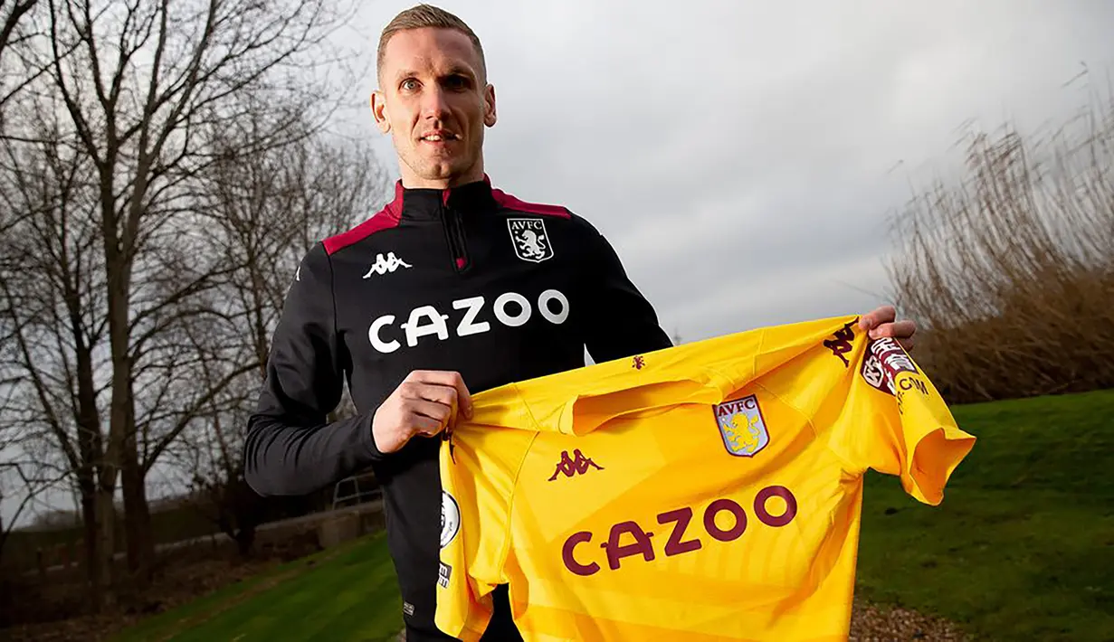 Robin Olsen. Kiper milik AS Roma berusia 32 tahun ini dipinjamkan ke Aston Villa pada tengah musim 2021/2022. Sebelumnya ia dipinjamkan ke Sheffield United di awal musim 2021/2022. Bersama Aston Villa, ia sama sekali belum pernah dimainkan akibat dominasi kiper utama Emiliano Martinez. (avfc.co.uk)