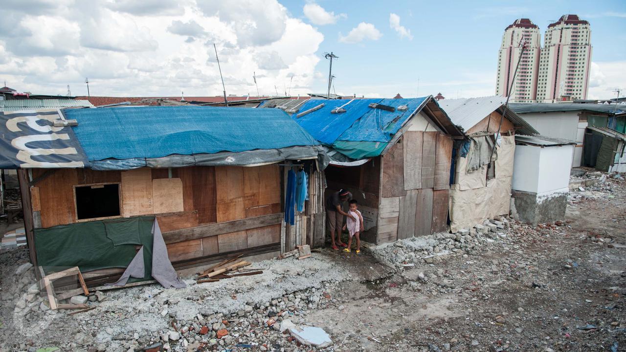 Bangunan Liar Mulai Bertumbuh di Kampung Aquarium-Jakarta- Gempur M Surya-20170428