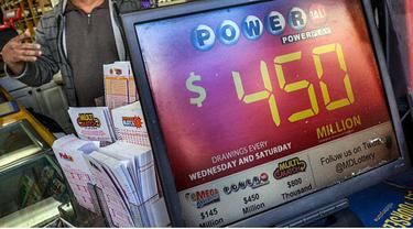 Jutaan rakyat Amerika Serikat (AS), pada pekan ini mencoba peruntungan mereka untuk memenangkan lotre dengan hadiah terbesar sepanjang sejarah. Undian lotre ini diadakan oleh Powerball, salah satu perusahaan judi terbesar di AS. 