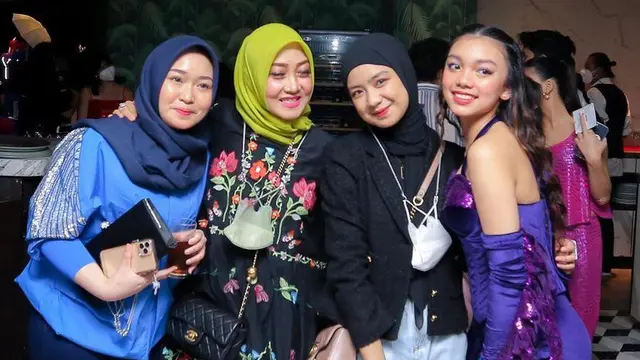 7 Potret Tampilan Serba Ungu Naura Ayu Rayakan Sweet Seventeen, Vibesnya Disebut Mirip Olivia Rodrigo