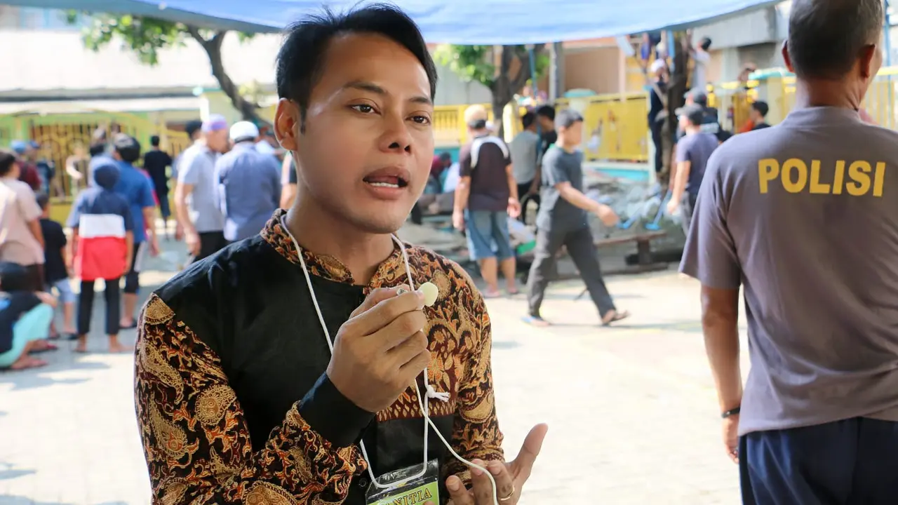 Eko Mega Bintang ikut memeriahkan peringatan pemotongan hewan kurban.