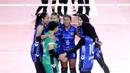 Tim putri yang lolos awal adalah Yuso Yogyakarta. Tim yang baru terdegradasi dari Livoli Divisi Utama tahun lalu itu mengalahkan MVC Mamasa 3-0 (25-10, 25-14, 25-14). Pelatih Yuso, Suwido mengakui kalau timnya sudah bermain lebih baik dibanding sebelum-sebelumnya. (Dok. PBVSI)