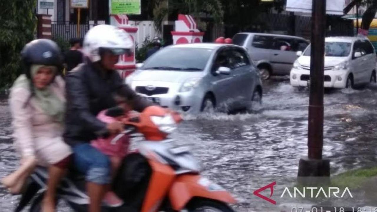 Banjir Makassar Meluas, Ratusan Warga Mengungsi Akibat Curah Hujan Tinggi