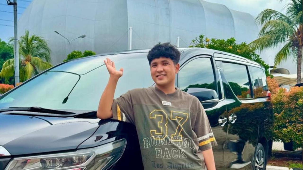Usai Kerja Keras Banting Tulang di Indonesia, Jirayut Beli Mobil Mewah untuk 'Self Reward