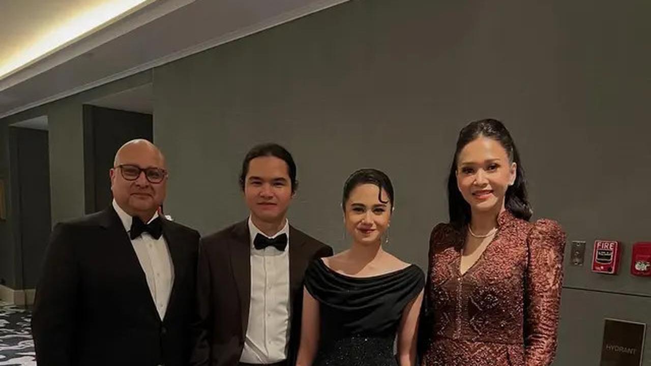 6 Potret Detail Outfit Maia Estianty di Intimate Dinner Al Ghazali-Alyssa Daguise