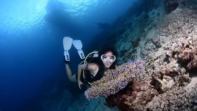 Curi Perhatian, Ini 6 Potret Gisel Diving di Parigi Moutong yang Tuai Sorotan