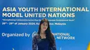 Mengikuti Model UN untuk pertama kalinya, Almira Tunggadewi tampil cantik khas perempuan Indonesia [@annisayudhoyono]