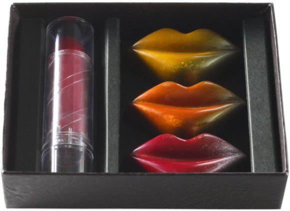 Selain lipstik, cokelat juga berbentuk bibir yang manis dan seksi | Photo: Copyright feelneed.com