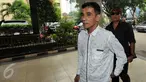 Papa T. Bob bersama sejumlah rekannya mendatangi Bareskrim, Jakarta, Selasa (11/3/2015) Kedatangan mereka untuk melaporkan 3 brand karoke (Inul Vizta, Nav, Happy Puppy) dalam pelanggaran hak cipta bidang penggandaan. (Liputan6.com/Helmi Afandi) 