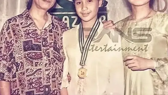 Potret lawas artis bersama keluarga, Nagita Slavina (Instagram/pecintaladygigi)