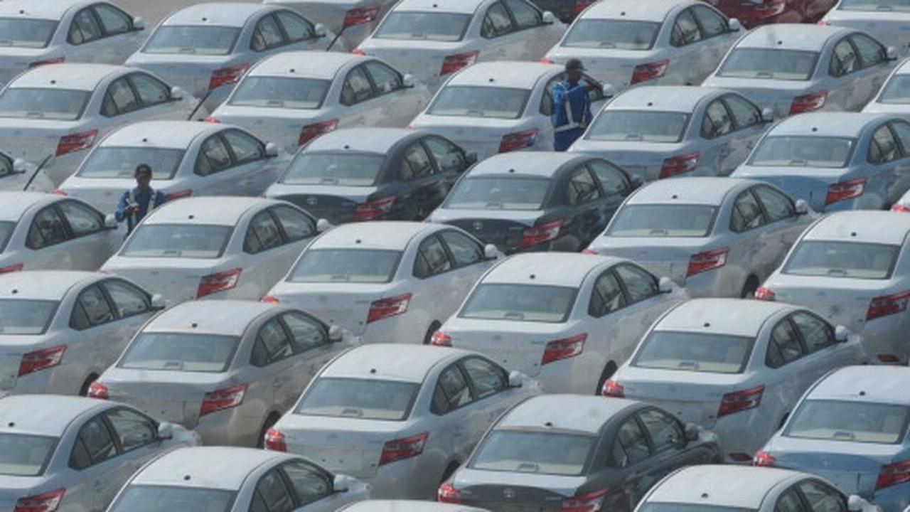 Pertengahan 2015, penjualan mobil di Indonesia menurun