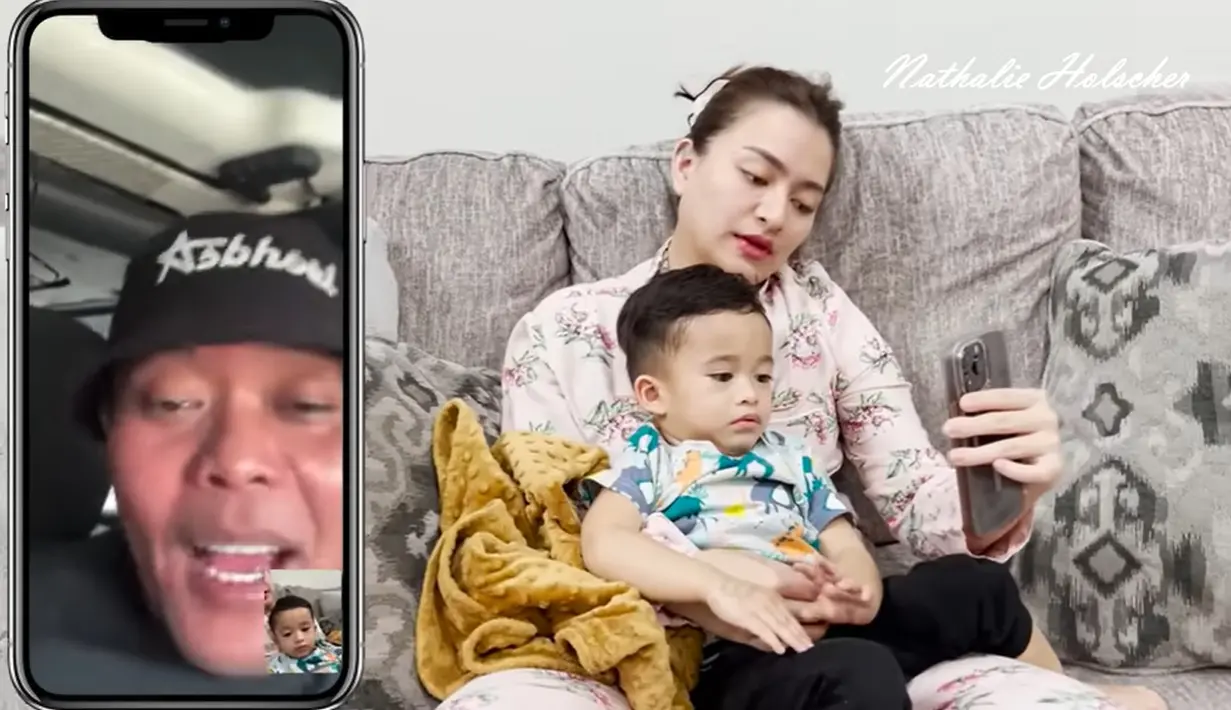 Unggahan tersebut mendapat antensi positif dari warganet. Banyak yang terhibur dengan tingkah Adzam yang makin pintar dan menggemaskan. [Youtube/NATHALIE HOLSCHER]