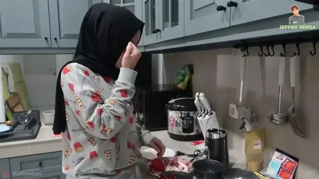 Peralatan Dapur Lengkap untuk Aktivitas Memasak Harian