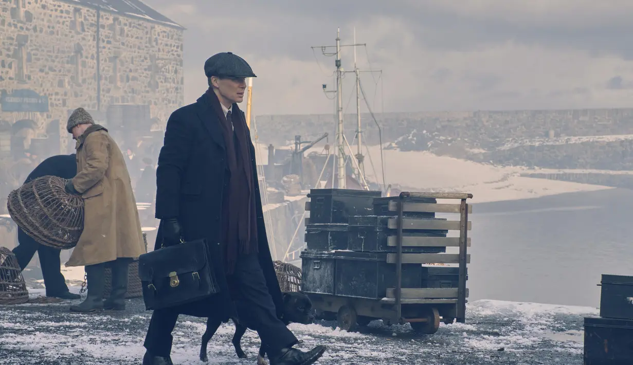 Cillian Murphy sebagai Thomas Shelby di Peaky Blinders. (Foto: Matt Squire via Netflix)
