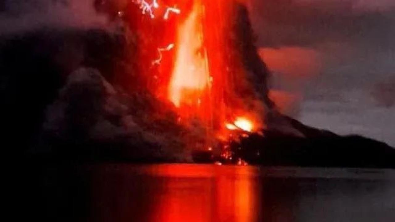 <b>Memicu Erupsi Gunung Lainnya</b>