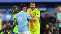 Calon kiper Timnas Indonesia, Maarten Paes tampil dalam laga MLS All-Star kontra Liga MX All-Stars di Ohio, Kamis (25/7/2024). (AFP/Stacy Revere)