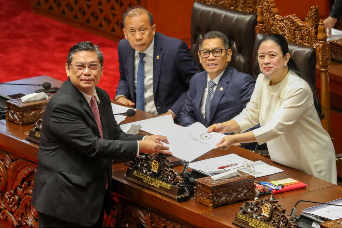 DPR Sahkan UU TNI