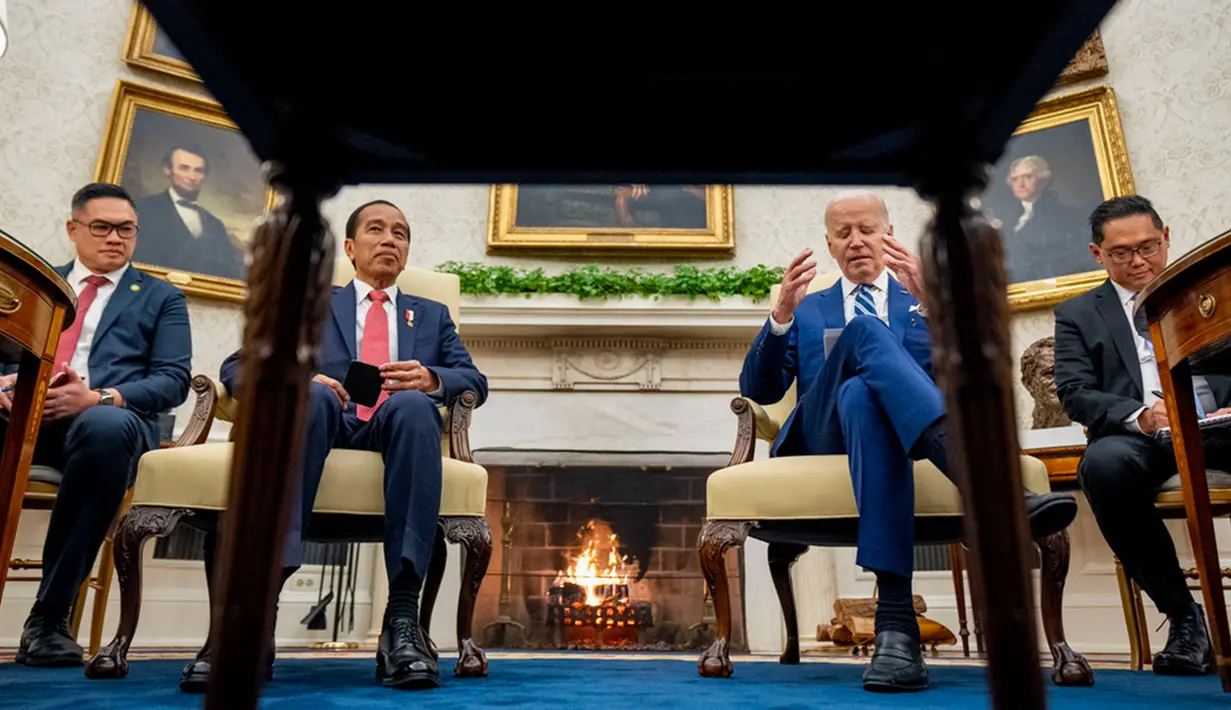Sebelumnya, Jokowi mengungkapkan bahwa Amerika Serikat merupakan salah satu mitra terpenting bagi Indonesia. Oleh sebab itu, kedua pemimpin sepakat untuk meningkatkan kemitraan antarkedua negara menjadi Comprehensive Strategic Partnership (CSP). (AP Photo/Andrew Harnik)