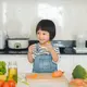 ilustrasi anak makan sayur/copyright By Makistock from Shutterstock