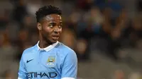 Pellegrini Minta Sterling Abaikan Cemoohan Suporter Liverpool