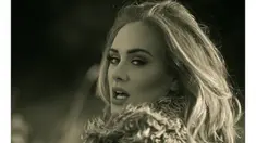 Setelah vakum dari dunia musik, Adele tampil dengan fisik yang memukau dan seksi.
