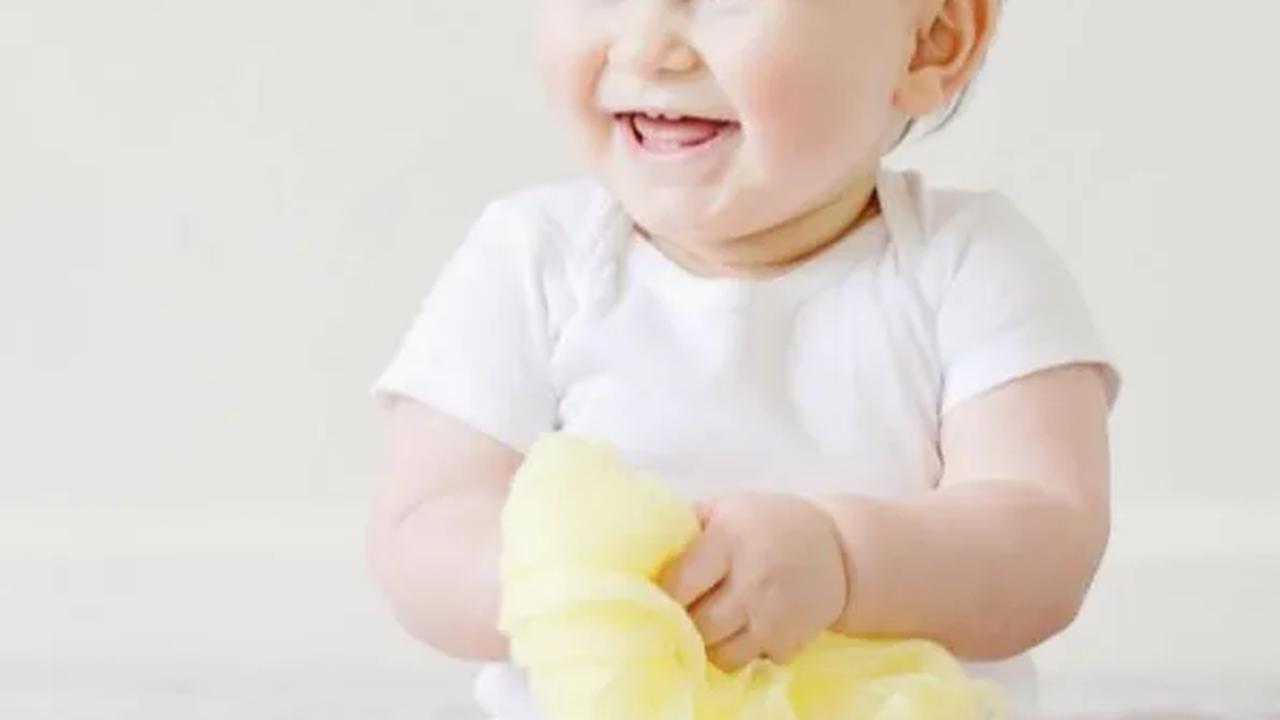 Sejumlah cara tersebut penting untuk menjaga perkembangan pertumbuhan gigi bayi agar tetap sehat dan terjaga hingga usianya terus bertambah.