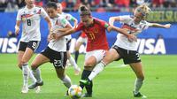 Selain itu pemain Timnas Spanyol itu juga dinobatkan sebagai Pemain Terbaik Wanita UEFA dan Gelandang Terbaik Tahun Ini. (AFP/Philippe Huguen)