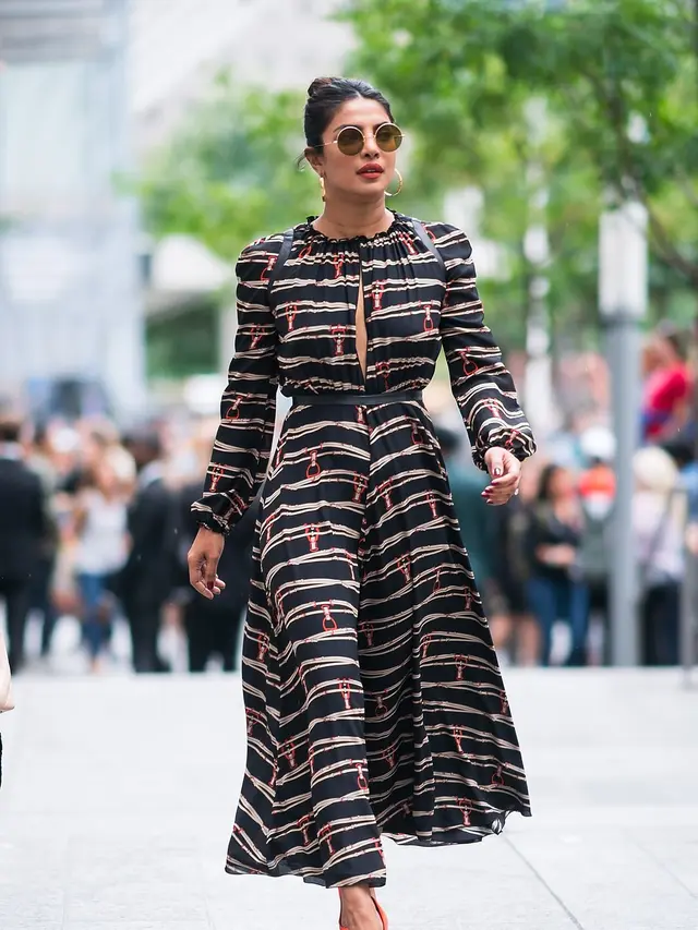 Parade Tampilan Menawan Priyanka Chopra Selama New York Fashion Week 2019