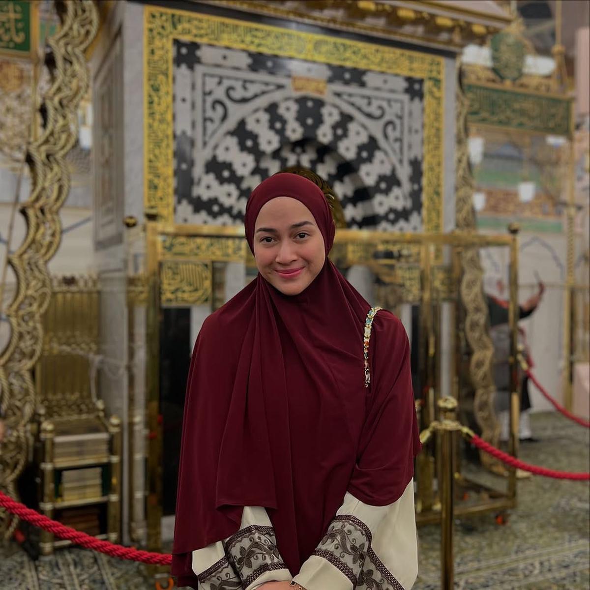 Nina Zatulini di Tanah Suci