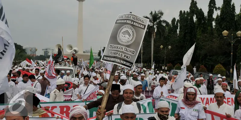 20160603- Tolak PKI Massa Serba Putih Serbu Istana-Jakarta- Johan Tallo