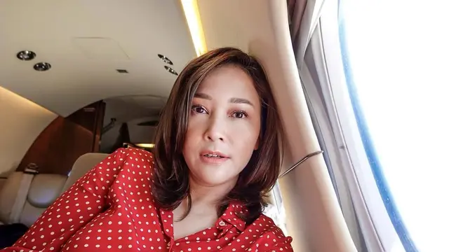 Pesona Maia Estianty Pakai Busana Warna Merah, Elegansi yang Tak Pernah Redup
