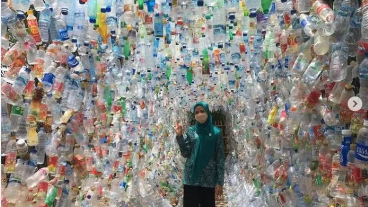 Museum dari Sampah Plastik Ingatkan Besarnya Masalah Lingkungan di Indonesia