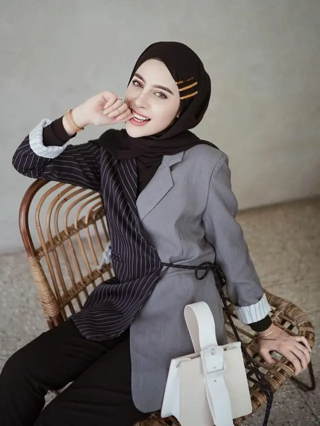 11 Ide Aksesori Hijab ala Hijabers yang Bikin Look Makin Kece