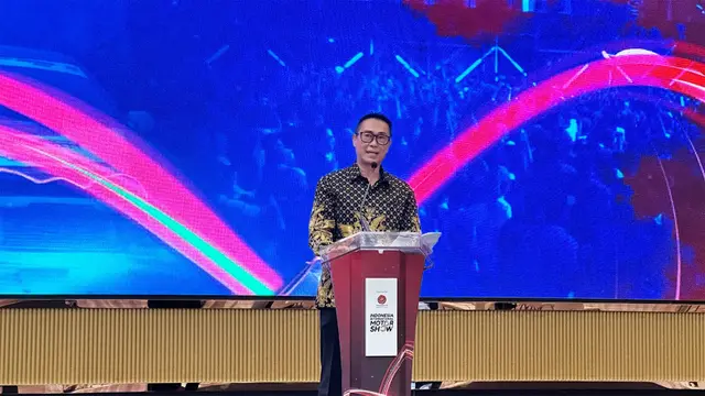 Wakil Direktur Utama PT Bank Danamon Indonesia Tbk Hafid Hadeli pada acara Press Conference Indonesia International Motor Show yang diadakan Dyandra Promosindo. (Dok Bank Danamon)