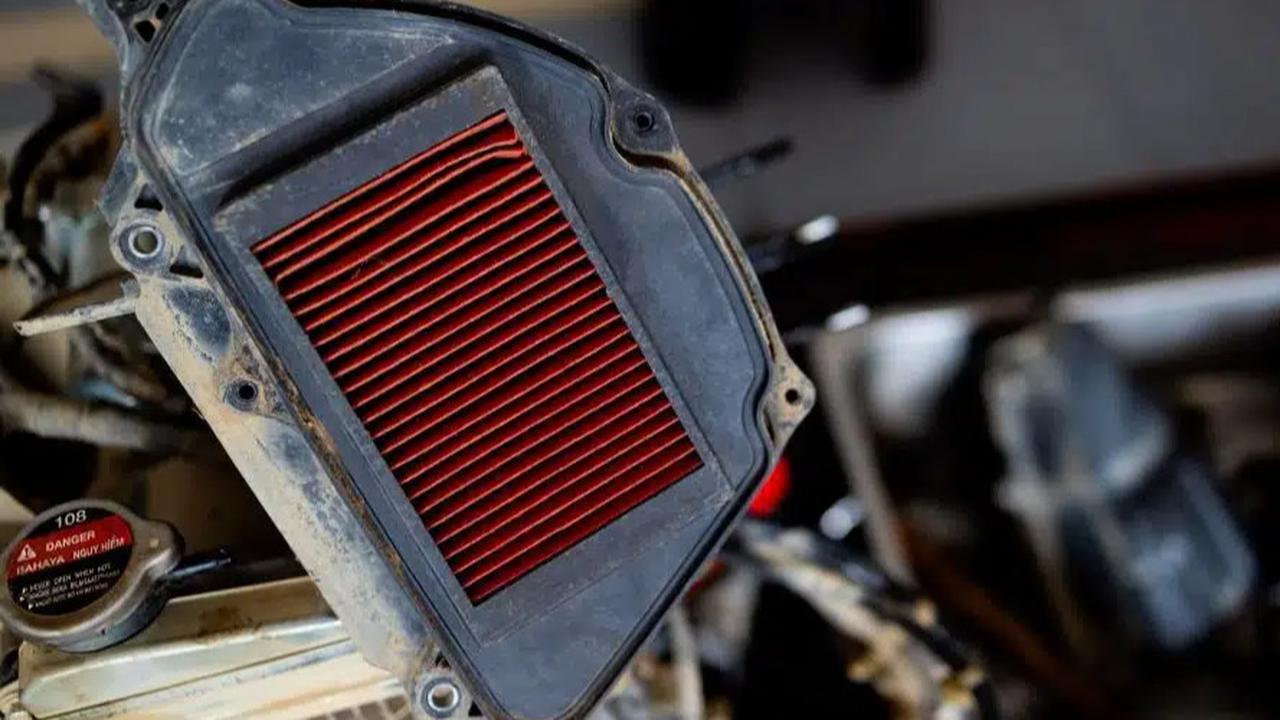 Pentingnya Peranan Filter Udara di Mesin Mobil, Ini Panduan Perawatannya