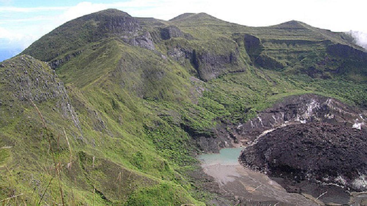 20160512-Gunung-Awu-Status-Siaga-Sulawesi-Utara