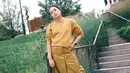 Selama di New York, Ayla Dimitri pun membagikan gaya berpakaiannya di Instagram. Di setiap postingannya, wanita berusia 34 tahun ini pun nampak stylish. (Liputan6.com/IG/ayladimitri)