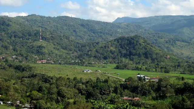 Gunung Keli Lepembusu di Flores dekat dari Gunung Kelimutu. (Dok: Gunung Bagging https://www.gunungbagging.com/keli-lepembusu/)