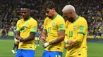Brasil telah dipastikan lolos ke putaran final Piala Dunia 2022 di Qatar akhir tahun nanti. Mereka dipastikan akan membawa skuat terbaiknya, termasuk para penyerang yang jadi andalan di lini depan. Seperti 5 pemain berikut yang berkompetisi di liga top Eropa. (AFP/Nelson Almeida)