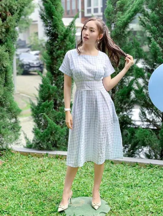 Korean style tampaknya kerap menjadi referensi Natasha Wilona dalam bergaya. @natashawilona12.