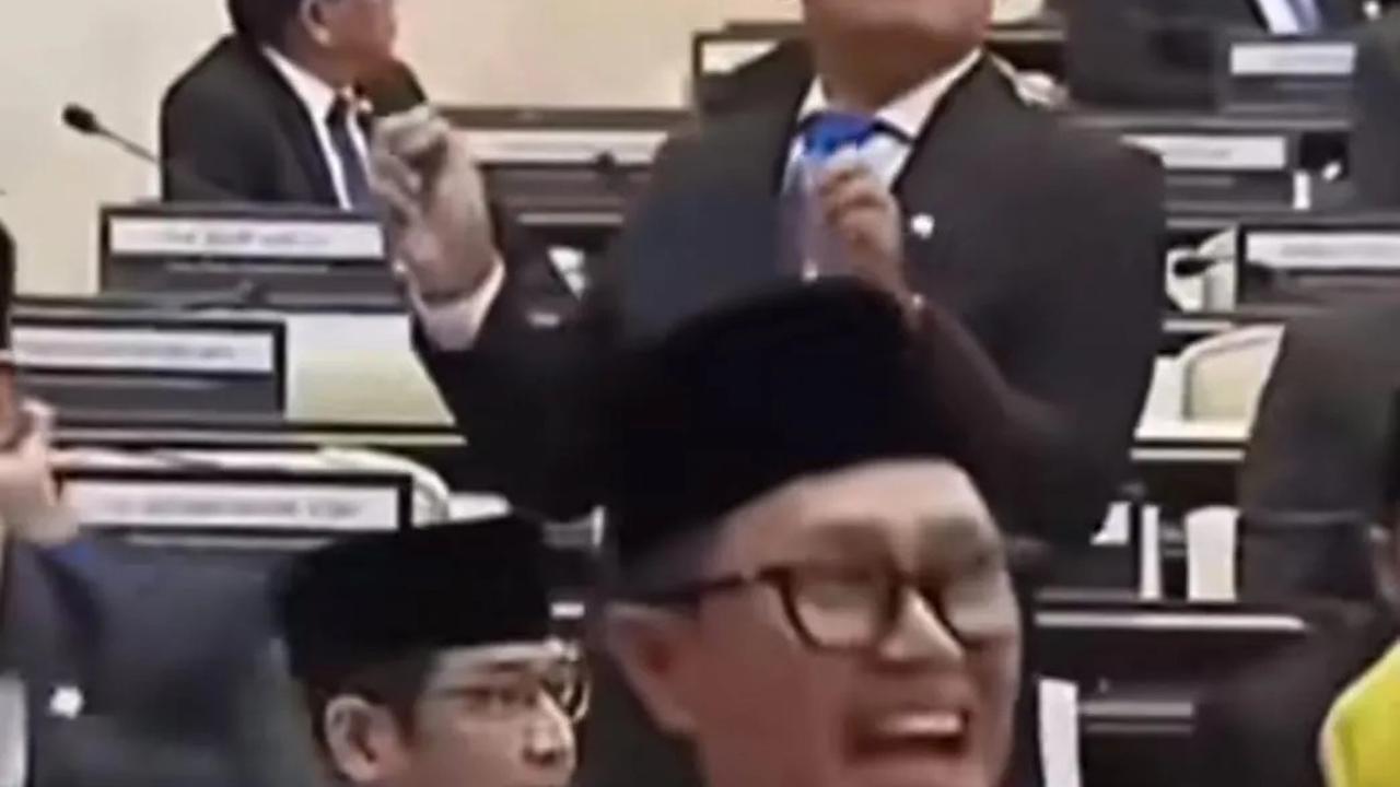 Pasha Ungu Tak Ikut Joget Bareng Anggota DPR Lain, Pilih Diam