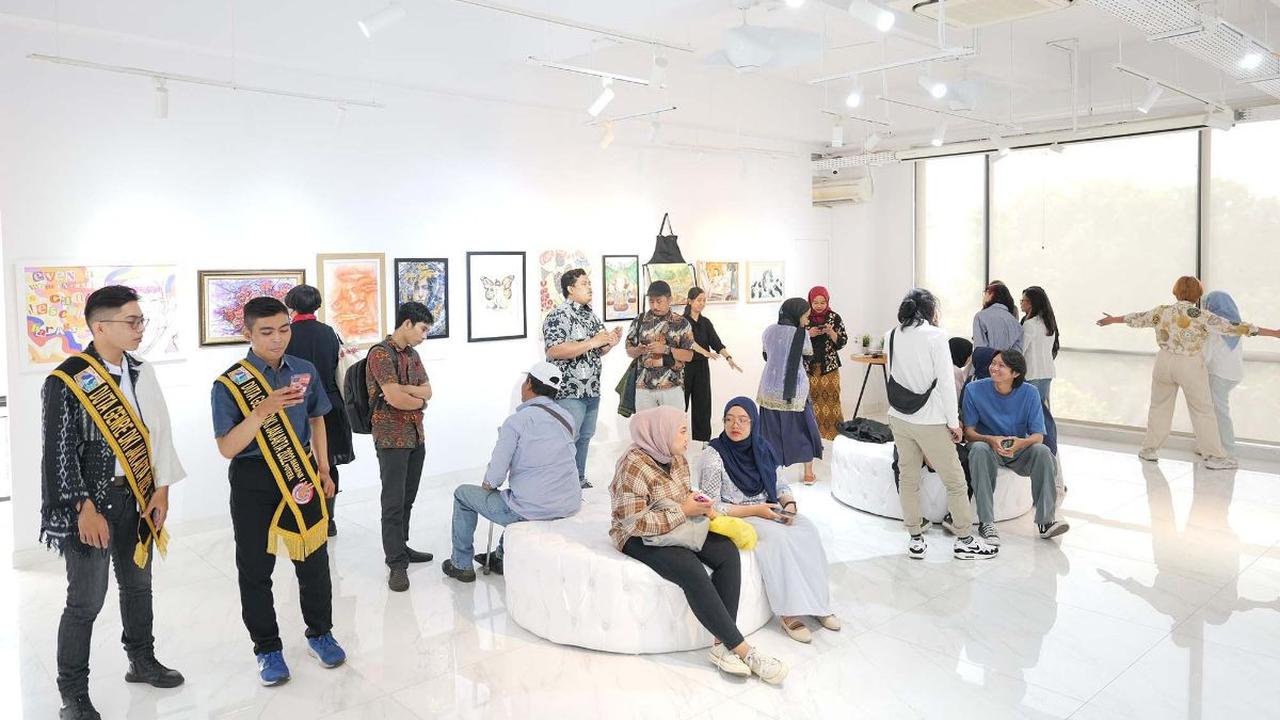 Lukisan tersebut mengekspresikan kampanye antikekerasan terhadap perempuan.&nbsp;