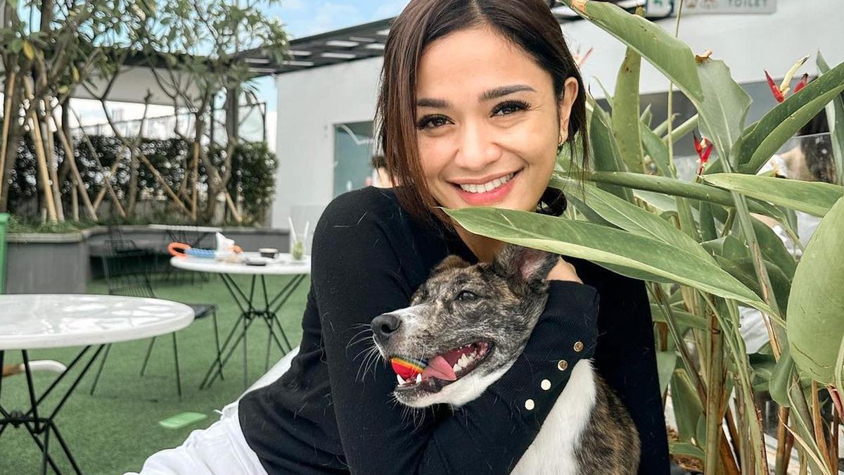 5 Potret Andi Annisa Iasyah Berbalut Baju Hitam, dari Casual hingga Sporty yang Trendy