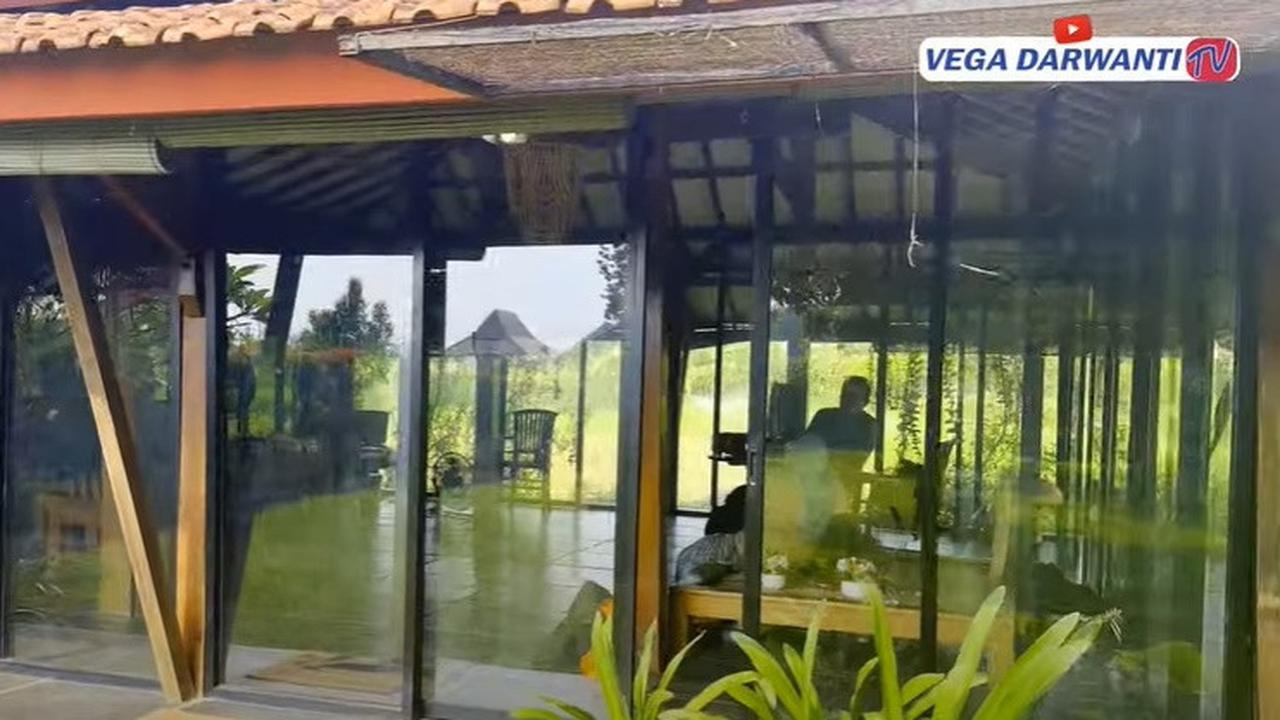 9 Potret Terbaru Vila Ruben Onsu yang Luas dan Asri, Punya Banyak Pendopo - Perlihatkan Tanaman Hasil Berkebun