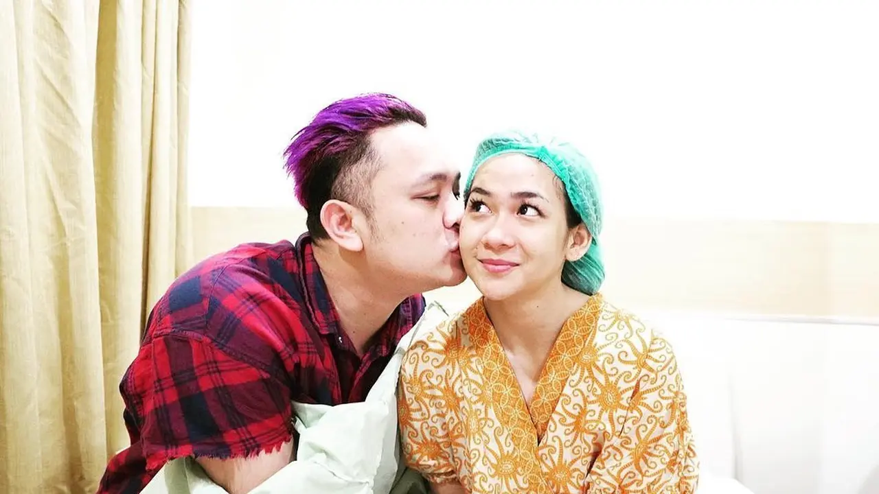 [Fimela] Gilang Dirga dan Adiezty Fersa