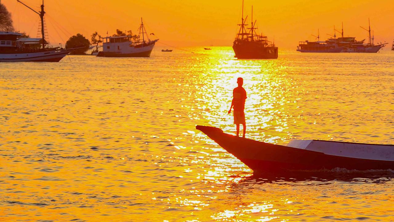 FOTO: Labuan Bajo Kota Seribu Sunset yang Menawan di Ujung Flores