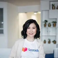 Bukti nyata pemimpin perempuan di industri digital. Simak kisah Evelyn Yonathan dobrak stereotip perempuan berikut ini! (dok/Lazada).