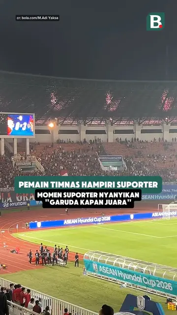 Pemain Timnas Indonesia hampiri suporter usai lawan Vietnam. Momen suporter nyanyikan “Garuda Kapan Juara”